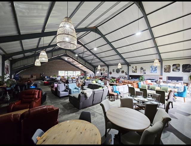 700M² SHOWROOM FOR SALE IN RUIMSIG NOORD